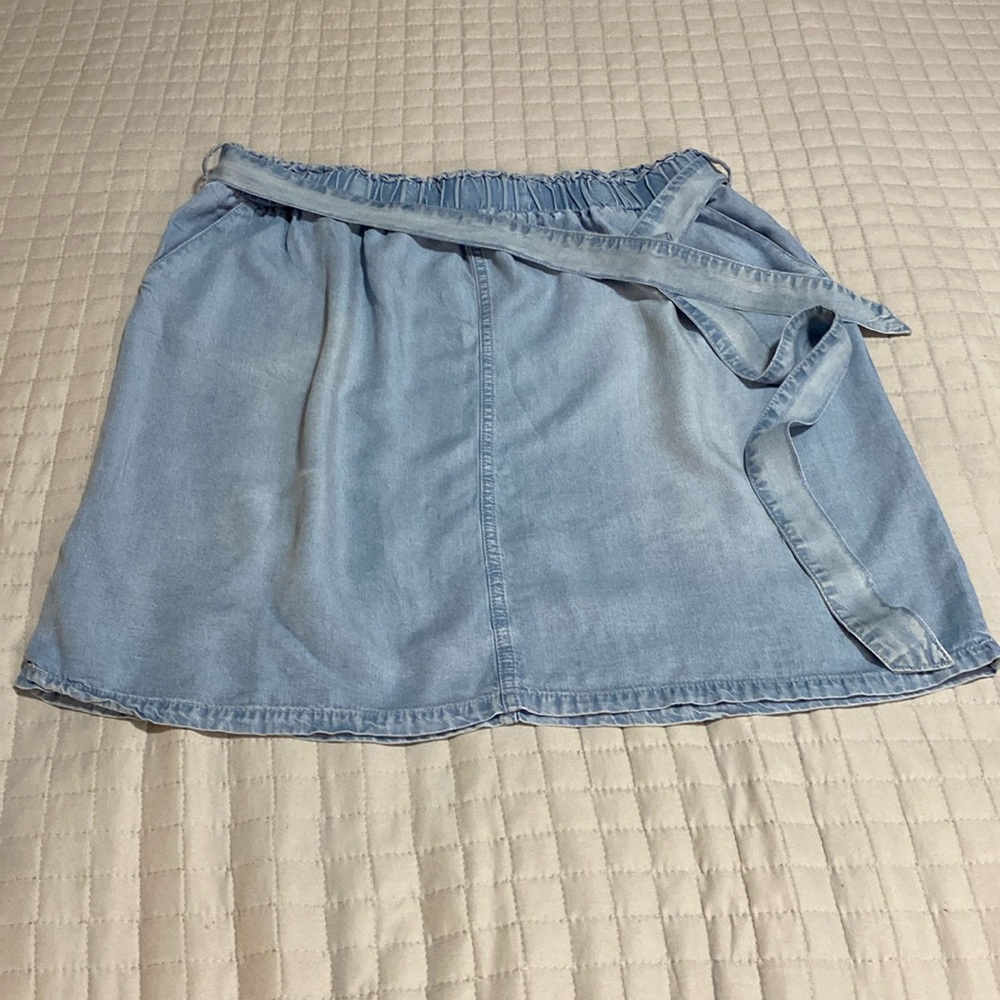 Women’s Size Large Light Blue Skirt